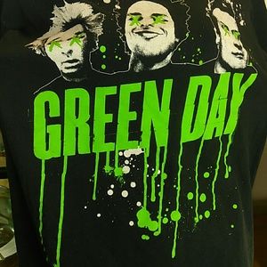 Green day t shirt!!